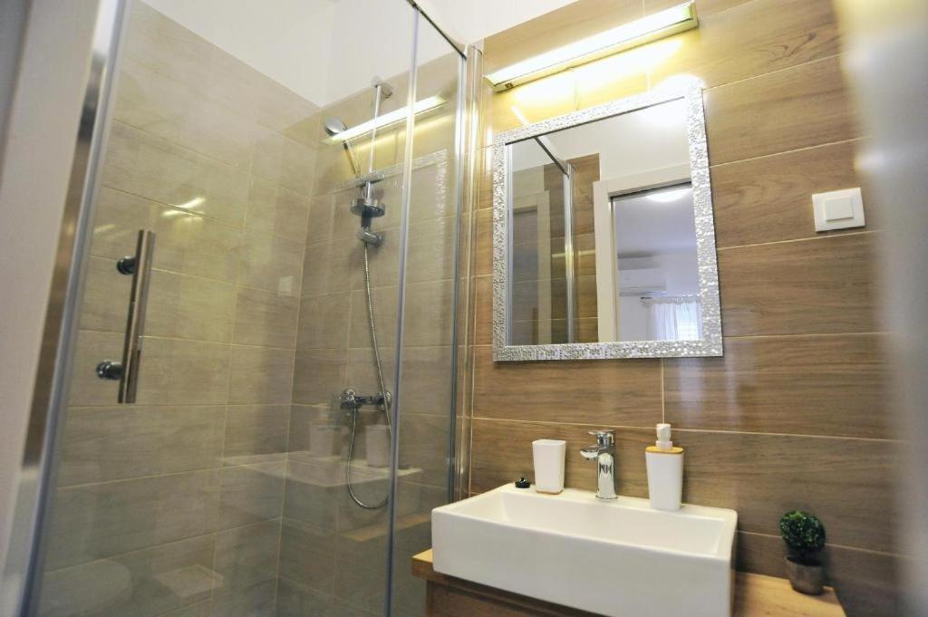 Rooms Patricija 2 Zadar Buitenkant foto